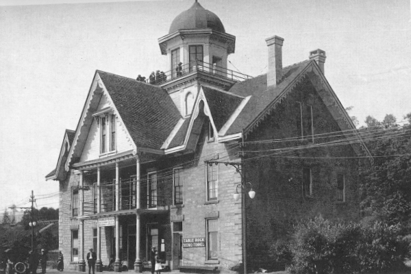 Saul Davis' Table Rock House